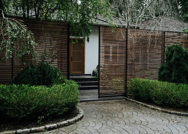 15 Wagon Ln in East Hampton, NY - Building Photo - Building Photo