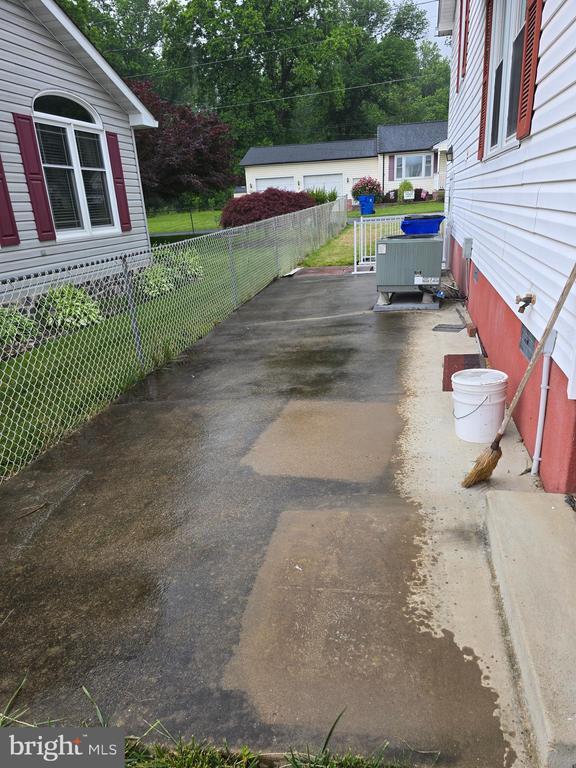 4 S Altamont Ave in Thurmont, MD - Building Photo - Building Photo