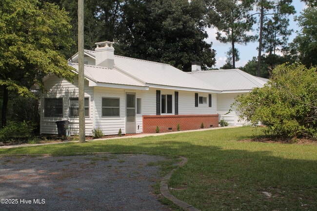 496 Holly Grove School Rd in West End, NC - Building Photo - Building Photo