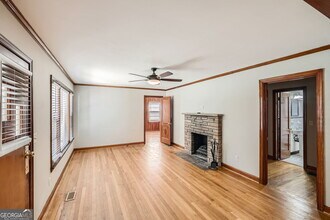 3043 Cloverhurst Dr in East Point, GA - Building Photo - Building Photo