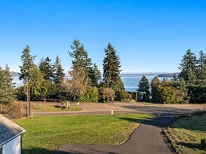 1672 Colchester Dr E in Port Orchard, WA - Building Photo - Building Photo