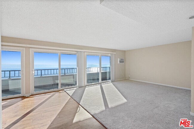 18000 Coastline Dr in Malibu, CA - Building Photo - Building Photo