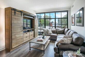 2030 8th St NW in Washington, DC - Foto de edificio - Building Photo