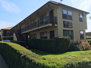 1910-1918 Lincoln Ave in Pasadena, CA - Building Photo - Building Photo