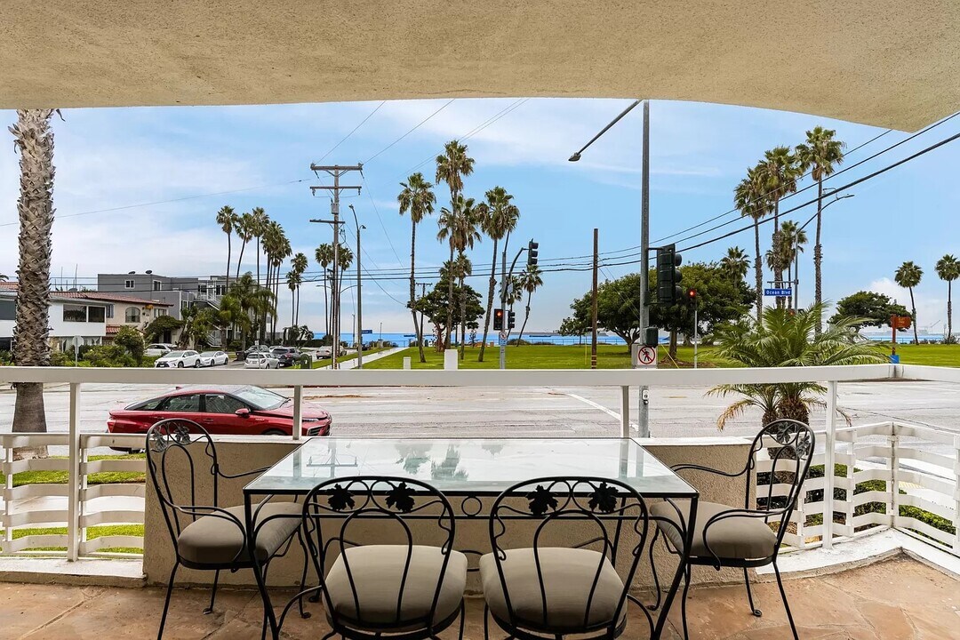 3601 E Ocean Blvd, Unit 3 in Long Beach, CA - Foto de edificio