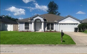 1752 Glen Laurel Dr in Middleburg, FL - Building Photo