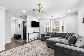 77 Cedar St in Boston, MA - Building Photo - Building Photo