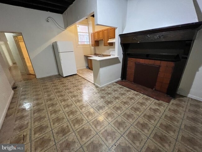 property at 1709 W Montgomery Ave