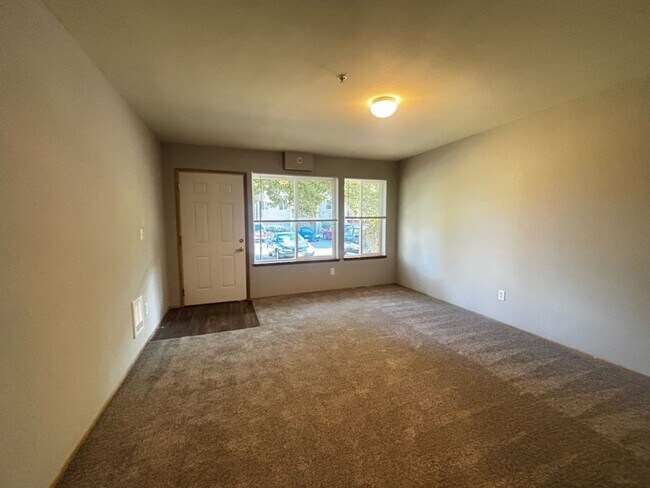 4010 Northwest Ave in Bellingham, WA - Foto de edificio - Building Photo