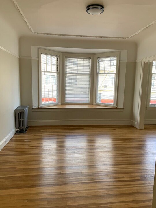 2485 Chestnut St in San Francisco, CA - Building Photo