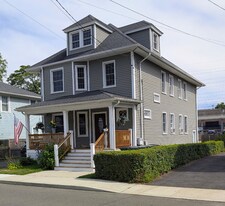 27 Darina Pl in Milford, CT - Building Photo