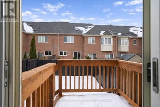 42 Southeast Pass in Whitchurch-Stouffville, ON - Building Photo - Building Photo