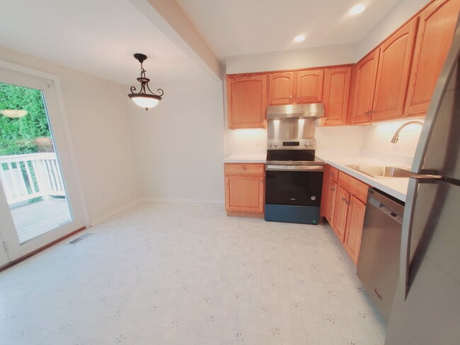 28 Parker Ave in Stamford, CT - Building Photo - Building Photo
