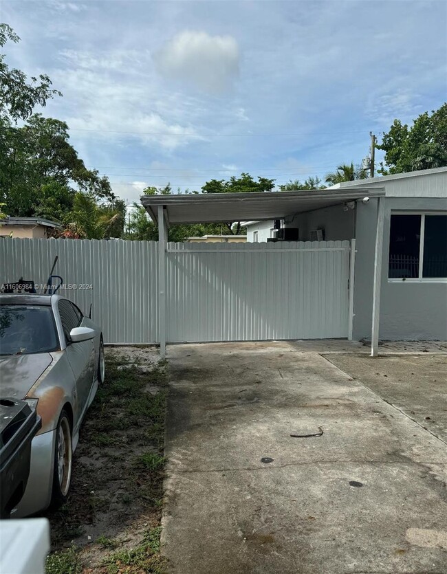 110 NW 120th Terrace in North Miami, FL - Building Photo - Building Photo