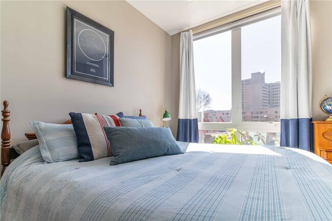property at 625 S Goodman St