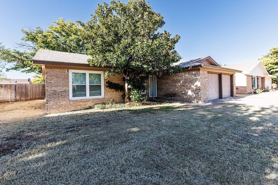 5519 1st Pl in Lubbock, TX - Building Photo