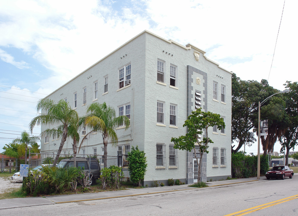 Nor-Way Apartments in West Palm Beach, FL - Building Photo