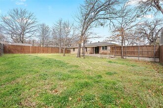 1516 Circle Ln in Bedford, TX - Building Photo - Building Photo