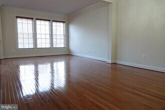 1112 Pleasant Dr in Rockville, MD - Building Photo - Building Photo