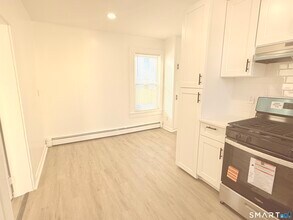 11 Starr Ave in Danbury, CT - Building Photo - Building Photo