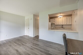 31 Bostwick Arms in New Milford, CT - Building Photo - Building Photo