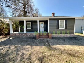 610 W Hampton Ave in Sumter, SC - Building Photo