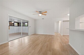 4047 NW Cinnamon Tree Cir in Jensen Beach, FL - Building Photo - Building Photo