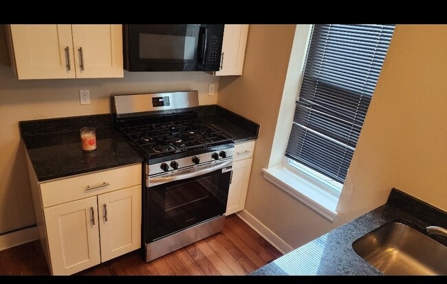 110 N Stockton St, Unit 2