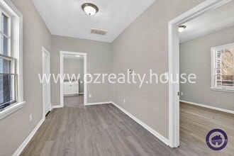 160 Bronson Ave in Toledo, OH - Building Photo - Building Photo