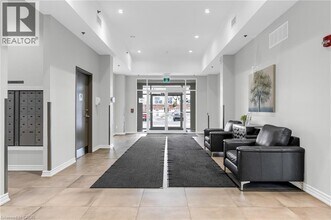 1370 Costigan Rd in Milton, ON - Building Photo - Building Photo