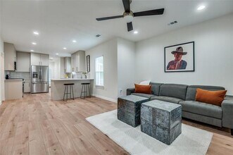 602 Brooks Ave in Dallas, TX - Building Photo - Building Photo