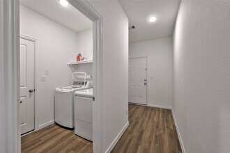 9626 Summer Shadow Wy in Houston, TX - Building Photo - Building Photo