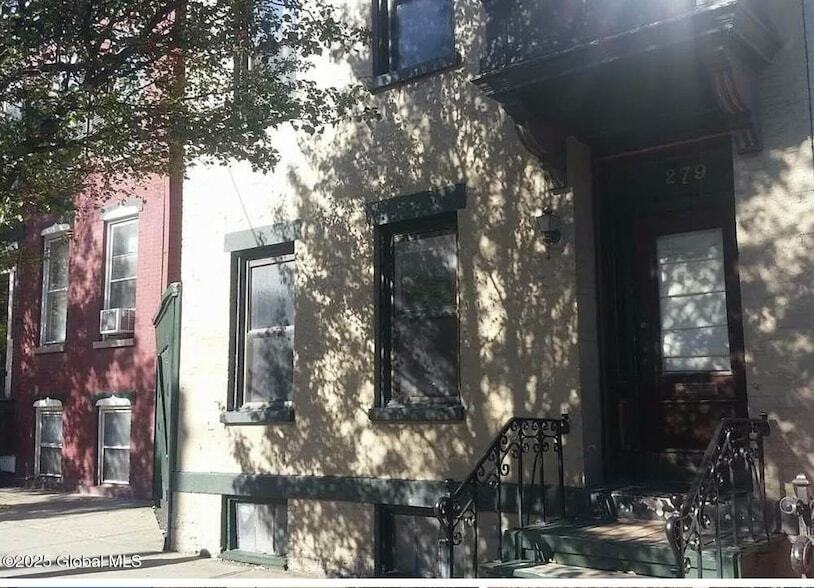 279 Lark St, Unit 2 in Albany, NY - Building Photo