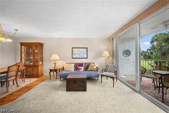 400 Forest Lakes Blvd in Naples, FL - Building Photo - Building Photo