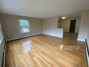 70 Lyman St in South Hadley, MA - Building Photo - Building Photo