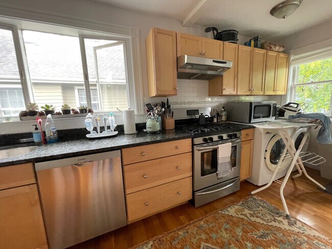 17 Milton St, Unit 2 in Cambridge, MA - Building Photo - Building Photo