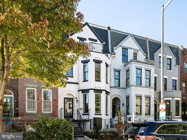 property at 2556 University Pl NW