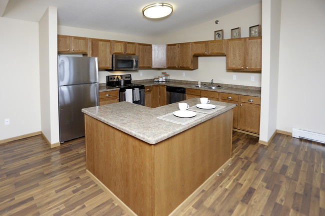 Wolf Creek in Fargo, ND - Building Photo - Interior Photo