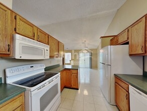 1002 Leland St in Fortville, IN - Foto de edificio - Building Photo