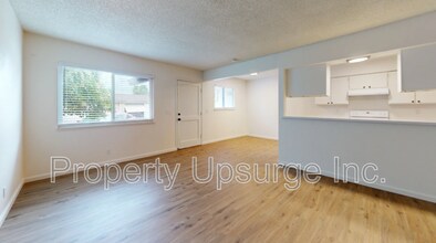 2280 Howard St in Anderson, CA - Building Photo - Building Photo