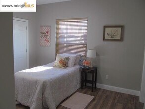 2807 Filbert St in Oakland, CA - Building Photo - Building Photo