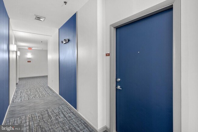 1201 East-West Hwy-Unit -430 in Silver Spring, MD - Building Photo - Building Photo