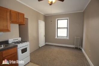 3832 N Fremont St, Unit M10B in Chicago, IL - Building Photo - Building Photo