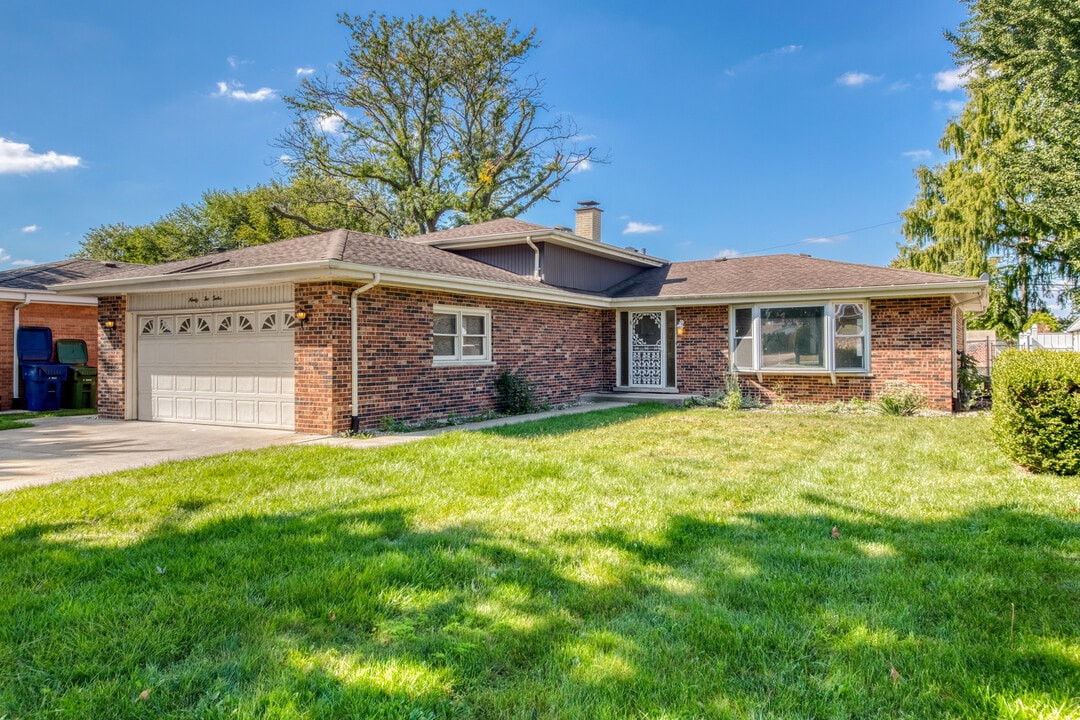 9212 McVicker Ave in Oak Lawn, IL - Building Photo