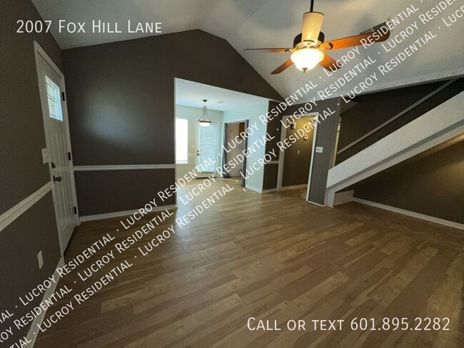 2007 Fox Hill Ln in Byram, MS - Foto de edificio - Building Photo