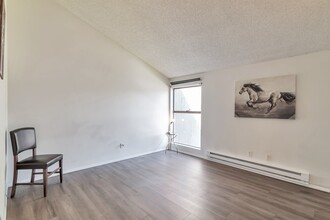 6351 139th Pl NE, Unit 155 in Redmond, WA - Building Photo - Building Photo