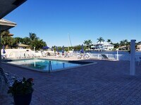 638 Snug Harbor Dr photo'