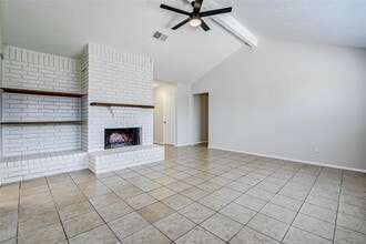 9842 Shell Rock Rd in La Porte, TX - Building Photo - Building Photo