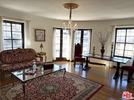 640 S Bronson Ave in Los Angeles, CA - Building Photo