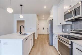 3000 Duval St in Austin, TX - Building Photo - Building Photo